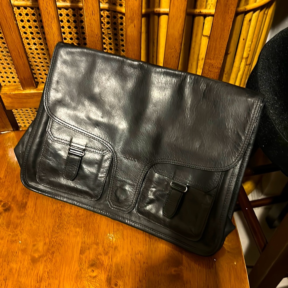 New no tags Mexx GENUINE LEATHER personal BAG